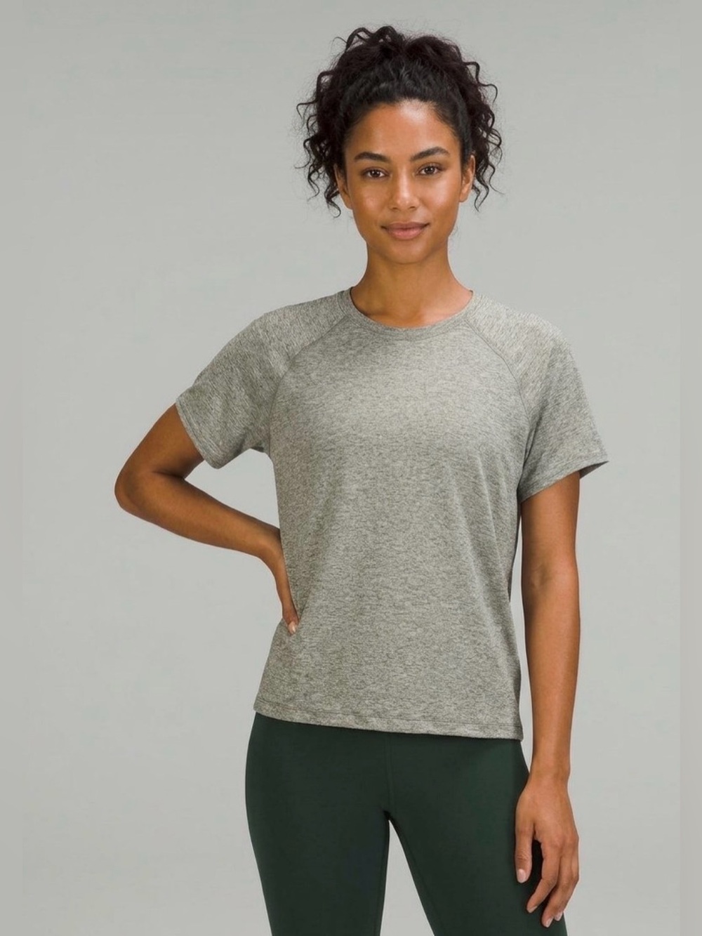 lululemon 🍋 license to train heathered army green classic fit shirt size 6